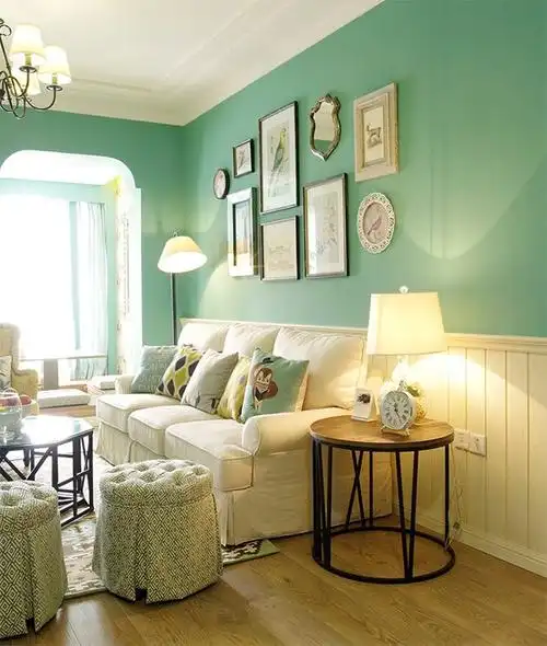 搭配色彩及软装很多人对于家里墙面的颜色遗憾颇多,装修时恨不得每个