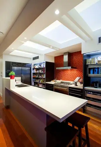 家庭厨房吧台隔断装修效果图