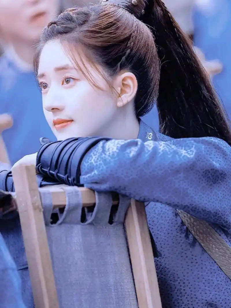 赵露思绝美古装图片.