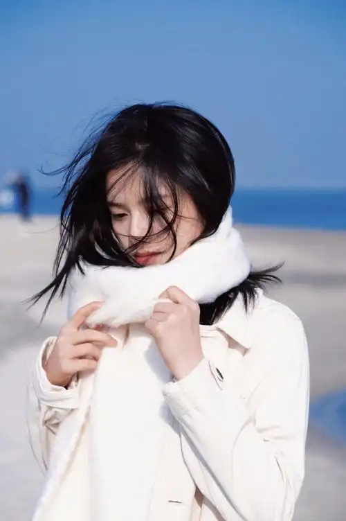 张婧仪《点燃我温暖你》海边大片 点燃冬日恋歌