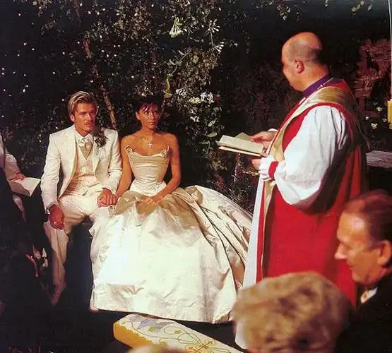 贝克汉姆夫妇结婚照