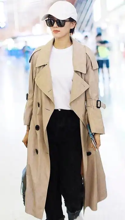 娱乐:刘诗诗打扮清爽现身机场,小白帽小白鞋抢镜