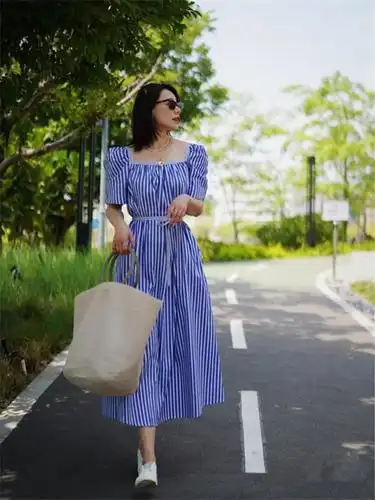 这才是50岁女人该有的穿衣打扮:要"得体",更要不装嫩也不显老