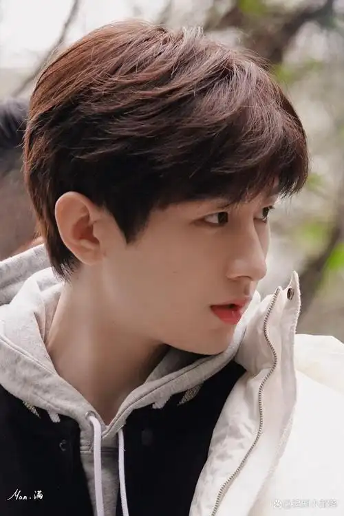 成毅录制慢综艺奇妙之城奶萌奶萌少年感十足