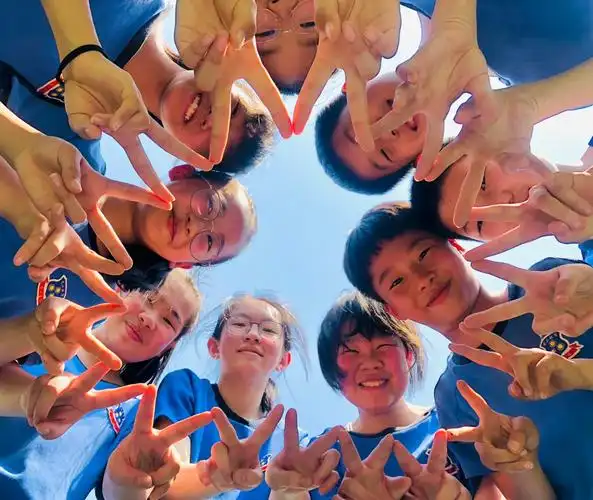 毕业季小学毕业集体照