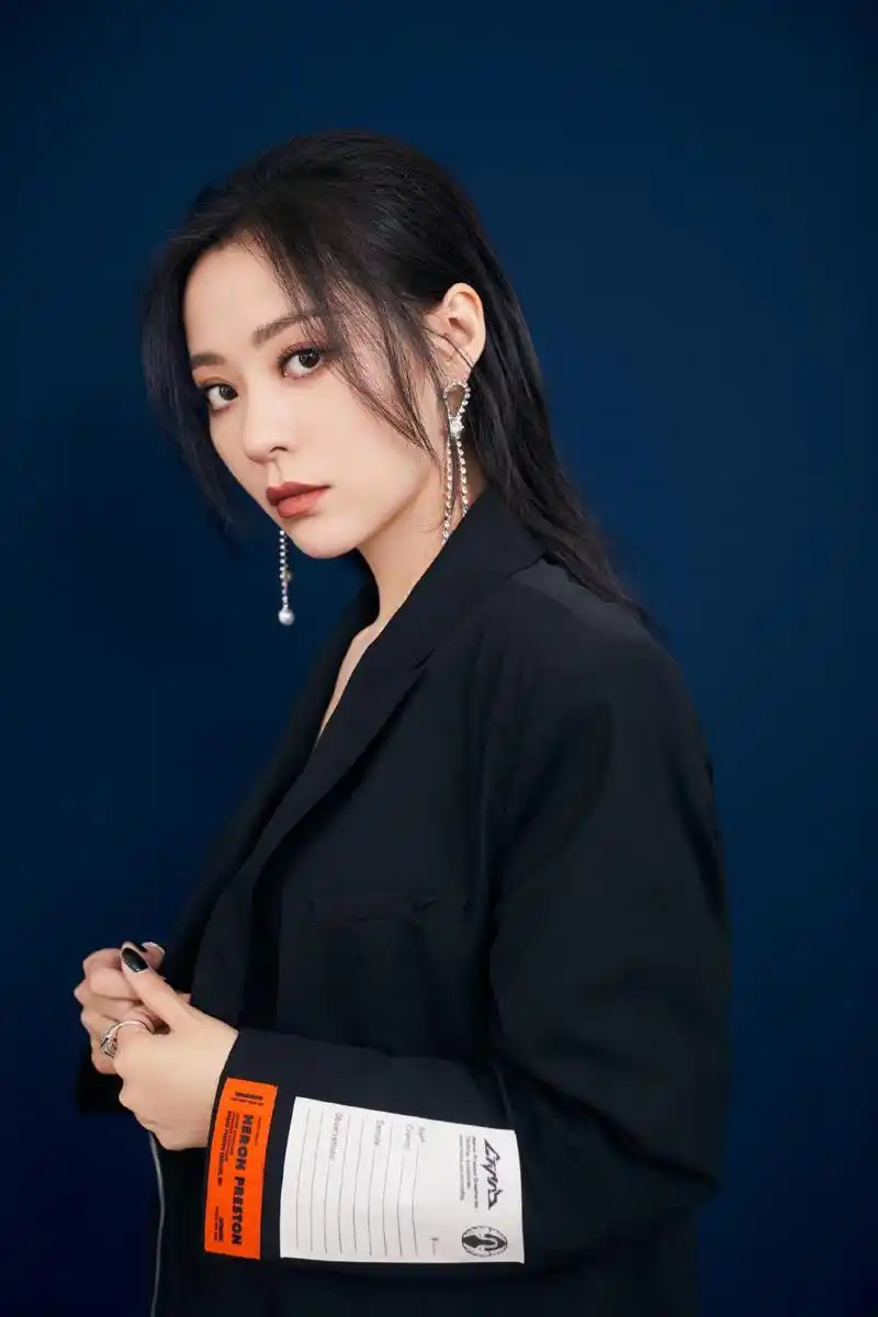 张靓颖前卫短裙甜酷写真图片112