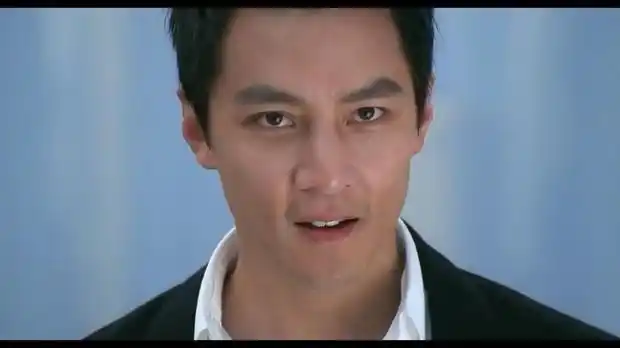 《新警察故事》中谢霆锋扮演的是不是警察?