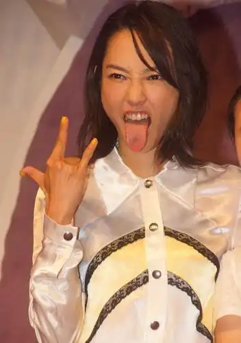 这发型是模仿《唐伯虎点秋香》吗?