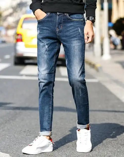 男款蓝色牛仔裤