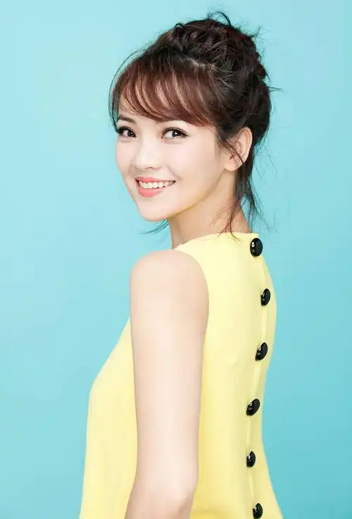 在古龙原著的小说《大人物》里,"张好儿"是真杨凡在另一个世界守护的