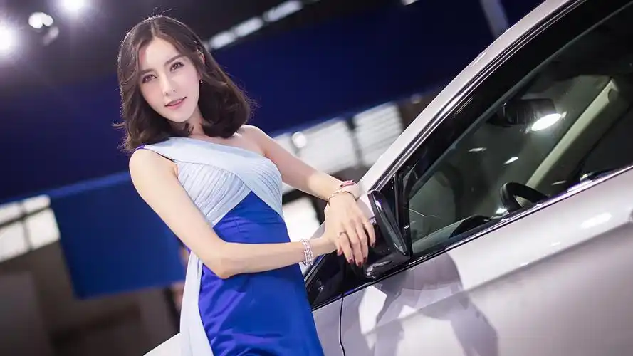 性感妩媚车模高清桌面壁纸