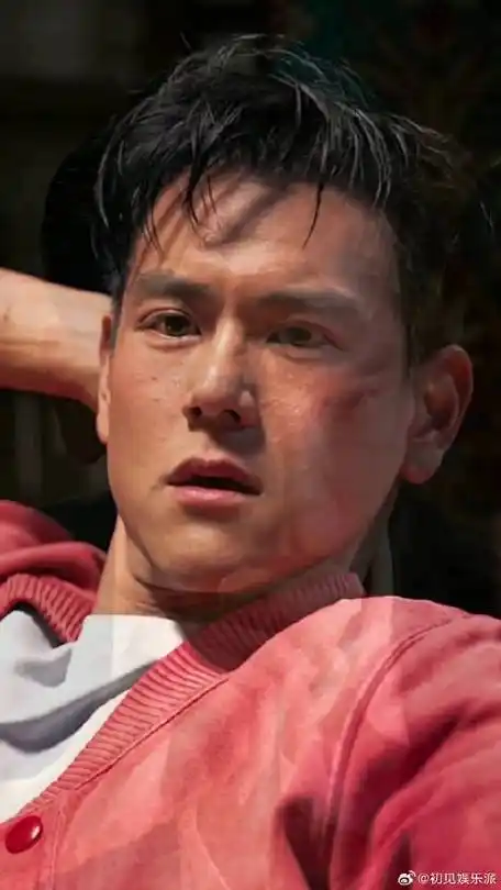 彭于晏,暴瘦,32斤,每天跑步8公里,极度自律又极致优秀,彭