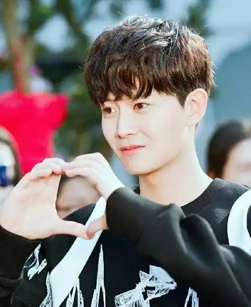 07115111` )比心爆款也是巨多的了,不考颜值吃饭的任嘉伦的