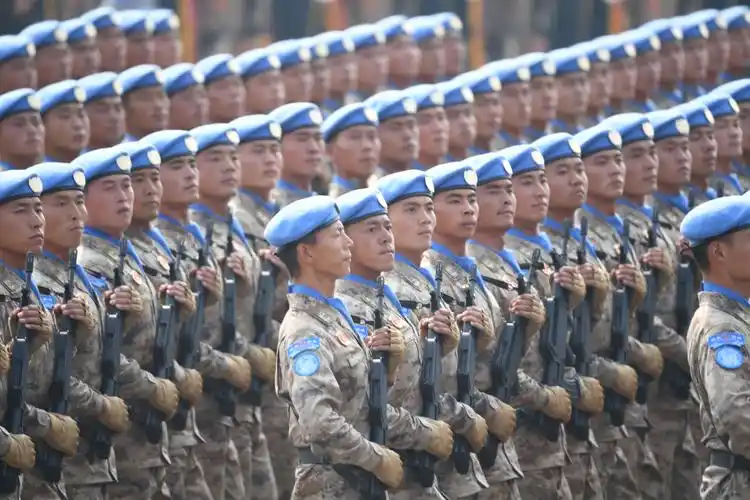 维和部队方队 图片来源于新华社