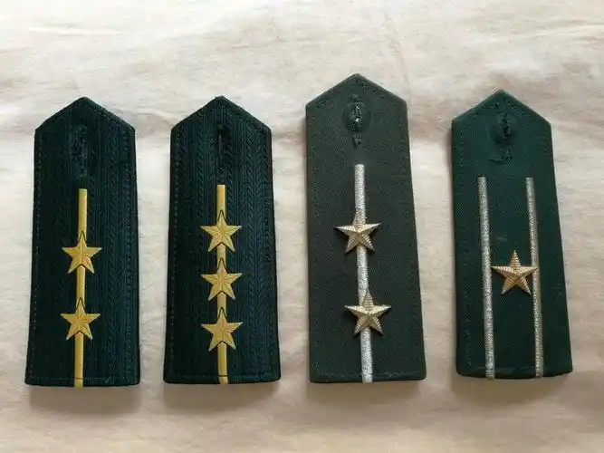 我收藏的一些07式和15式武警的东西