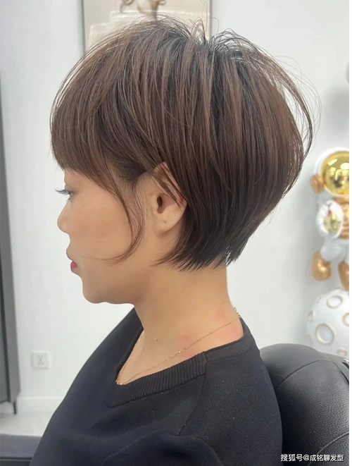 女人到了四五十岁,这6种时尚减龄的短发,让你远离"阿姨发型"_效果