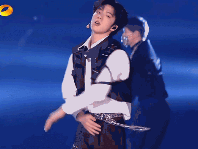 刘耀文特别帅的怼脸 我被勾走#时代少年团楼外楼首秀