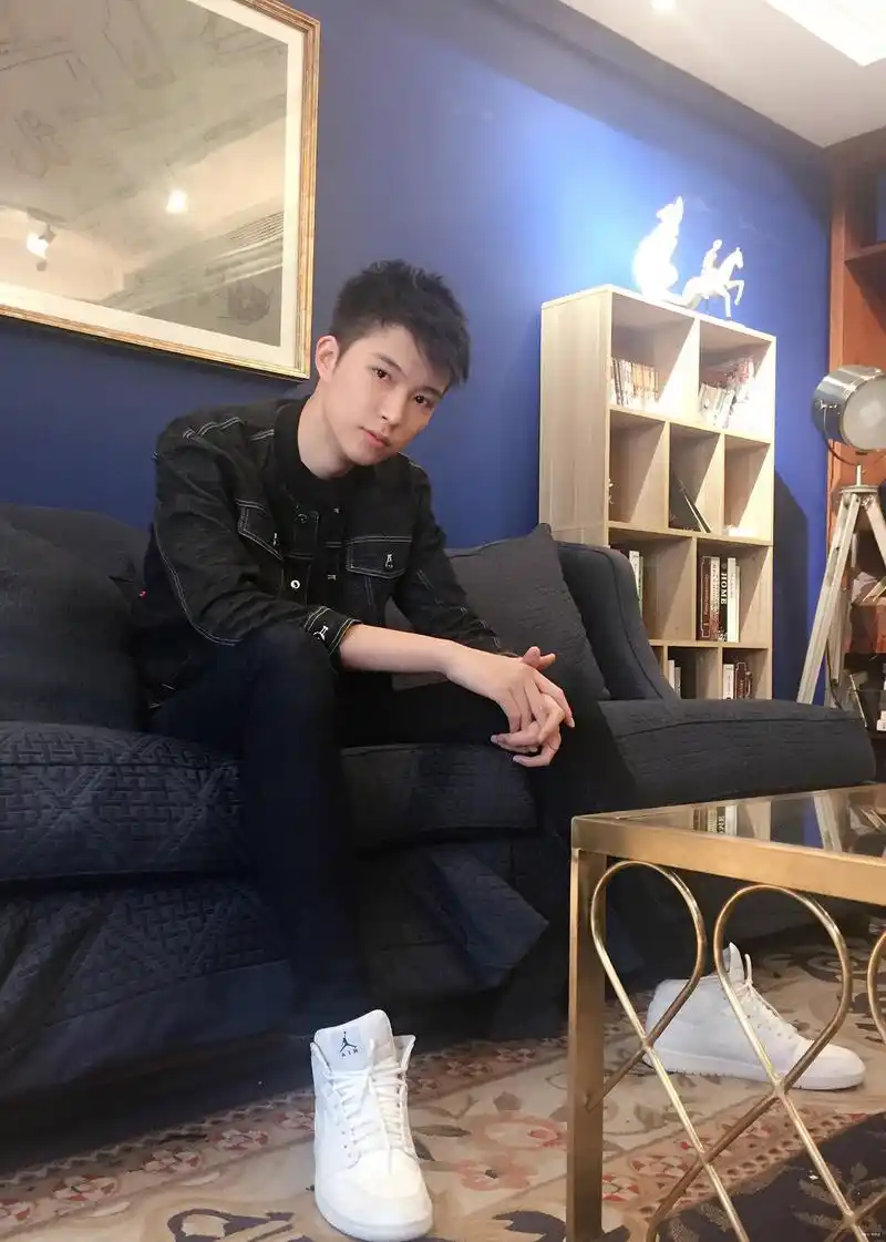 14岁出道,身高1米9的帅哥,曾让无数人想嫁,现在你还记他得吗?