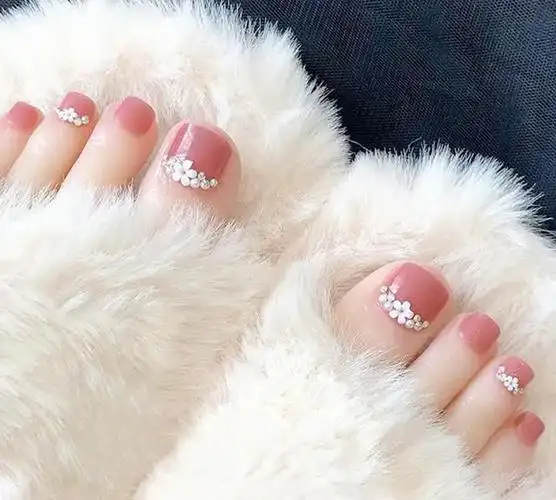 20款彩色脚趾甲美甲!显白又可爱,看看有你喜欢的吗?