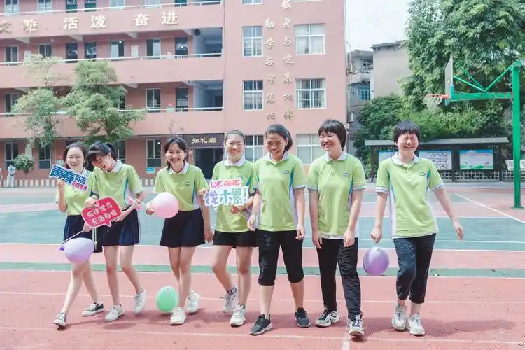 2020年南台 六年级毕业照