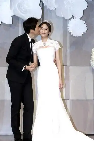 全智贤私生活全揭秘 婚礼现场照片揭豪门老公身世