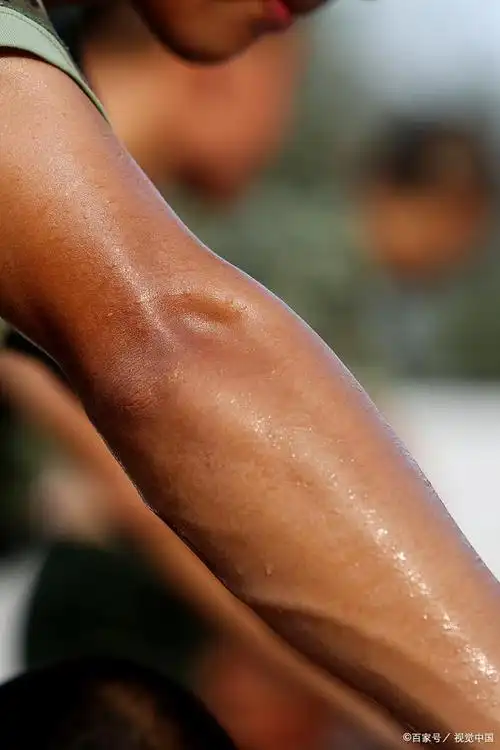 夏天跑步出汗多意味着什么?了解出汗原理和补水技巧 跑得更健康