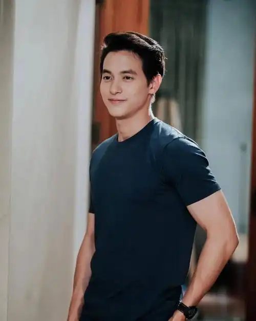 泰国当红男明星吉拉宇