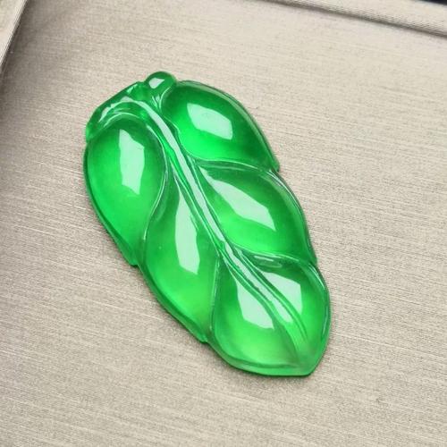 翡翠冰种阳绿叶子吊坠帝王绿树叶玉坠满绿玉叶子翡翠处理挂件项链