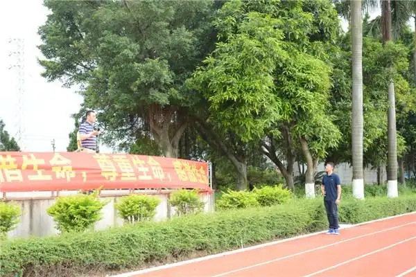 汇贤中学防震紧急疏散演练顺利举行