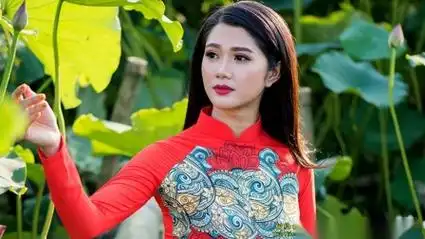 73《夏季裏的一場雨》越南女歌星陳秋霞歌曲選輯99lk c01nm06