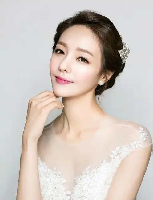 为准新娘们推荐几款韩式新娘发型-图2