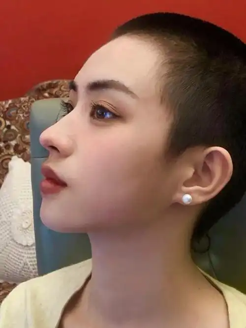 女生寸头