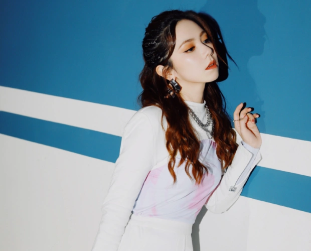 邓紫棋生日海报四张476元,工作室却定价520元,明目张胆糊弄人?