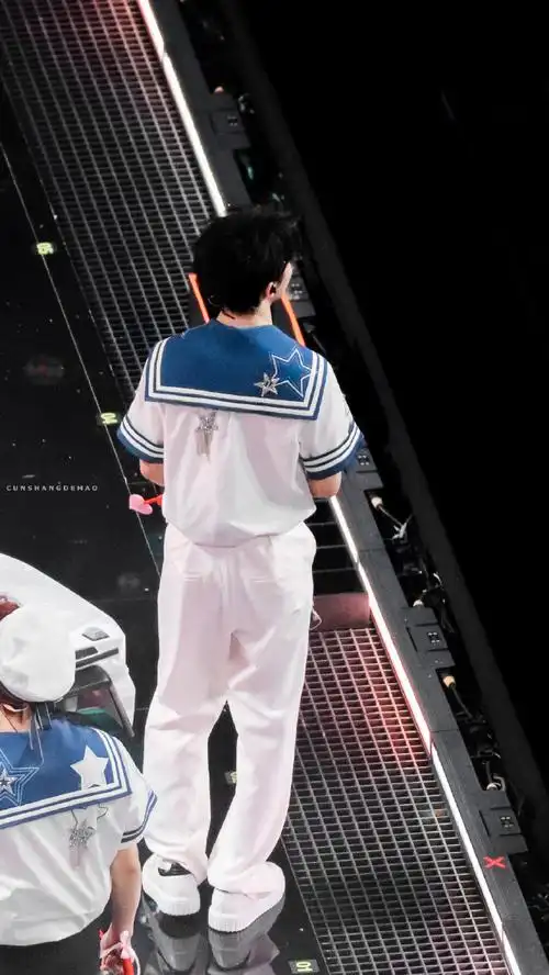 腿有辣么长!#马嘉祺压轴放狠话