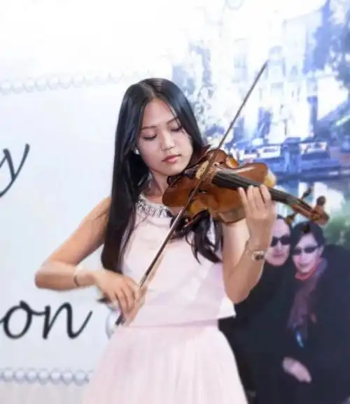 "霍家最美千金"罕见露面!曾是一代玩女,后逆袭成女博士