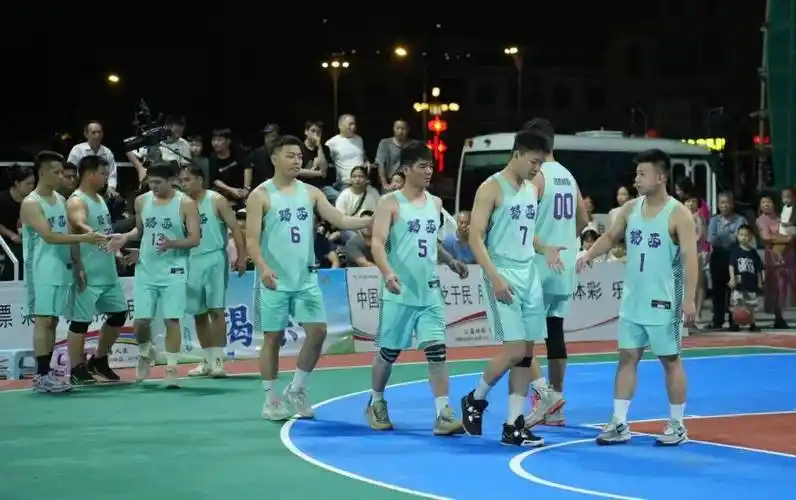 对阵双方分别是由陈泽文领衔的惠来沃角村对阵由郑鸿带领的榕城篮兜村