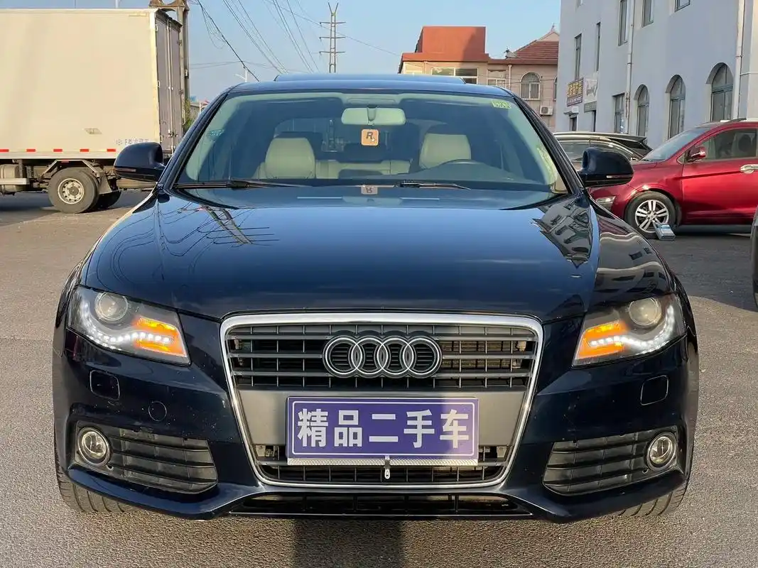 2010 奥迪a4l 2.0t 最漂亮得藏蓝色 超极品车况 原车件