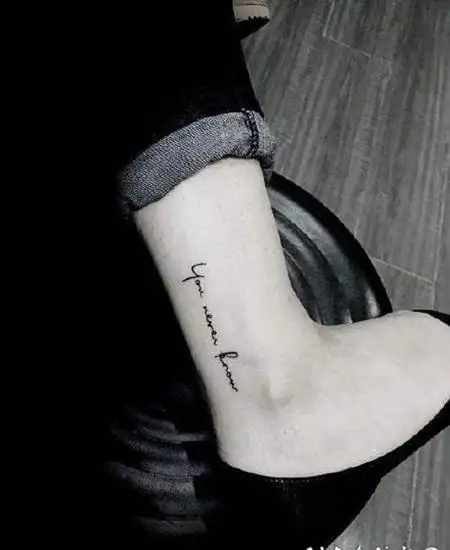 女小清新彩色脚踝女生小清新感的脚踝彩色纹身图案tag标签:女小清新