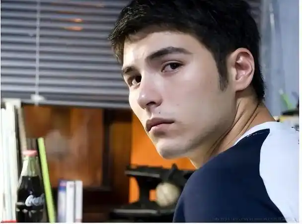 金城武是哪国混血(8位"混血儿"男星) - 帮企客