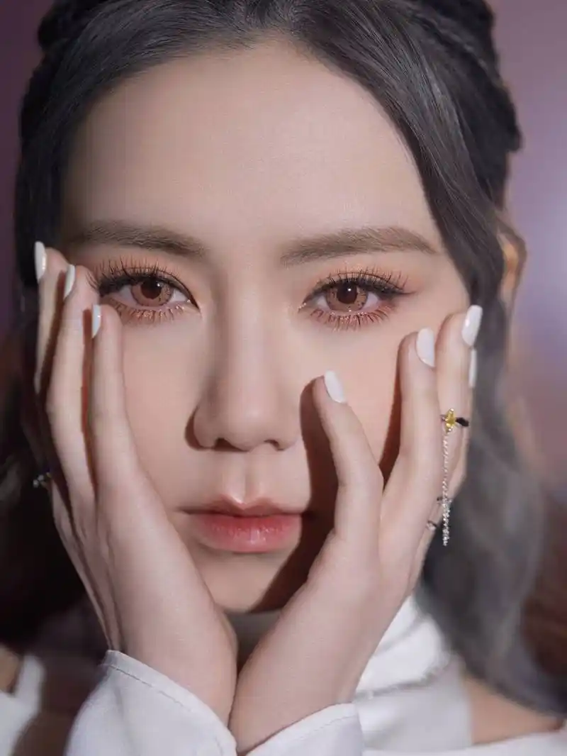 华语最高销量女歌手gem邓紫棋与华纳音乐中国合作发行新专辑启示录