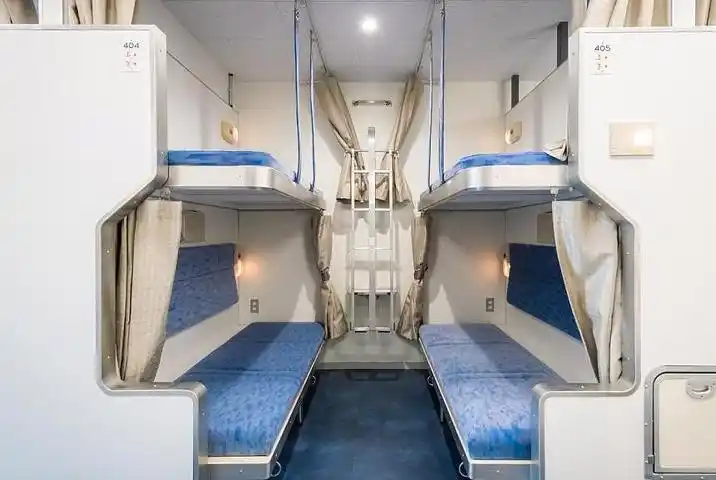 女生在选择火车卧铺时,尽量别选"下铺"!看完后终于明白了