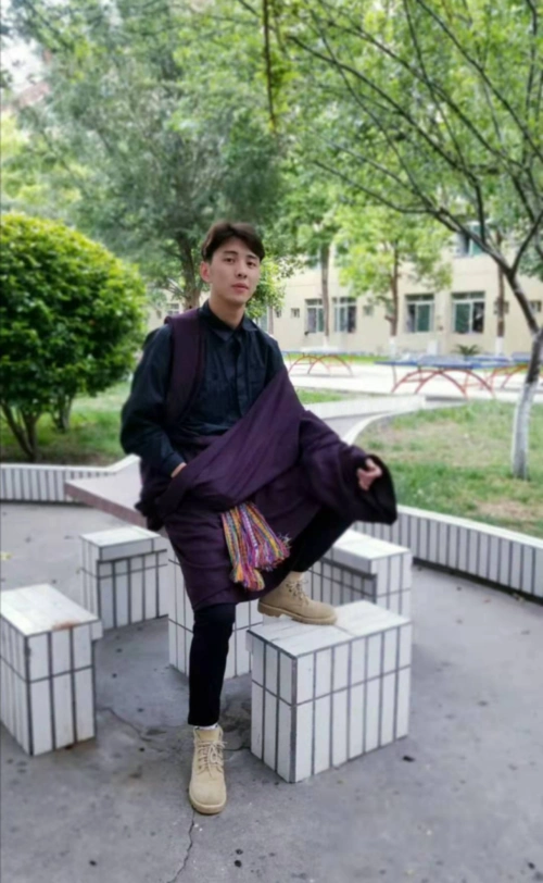 出镜者供图格勒电珠  出镜者供图呷绒拥西  出镜者供图邀请丁真来和