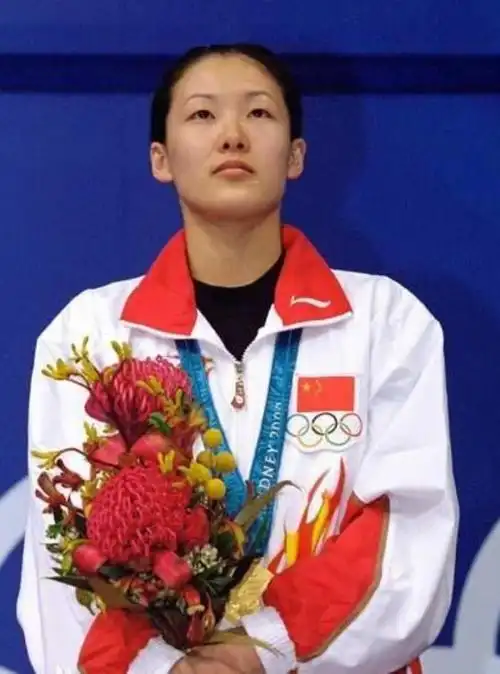 伏明霞梁锦松(为何娶了跳水女皇伏明霞)