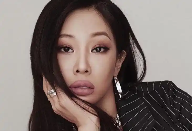 一直以来,韩国说唱女歌手jessi通过综艺节目给观众留下的整体印象除了