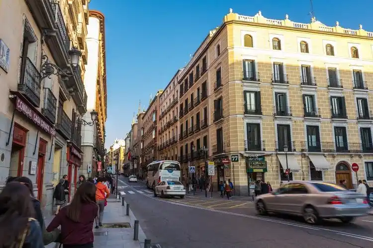 西班牙的首都 马德里纪实--祝佳能版的师友们元宵节快乐!