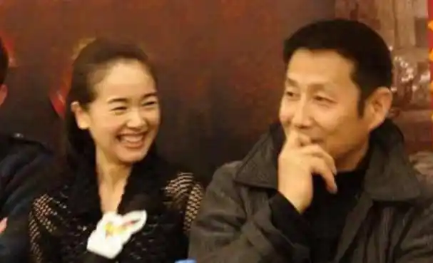 "双料影帝"陈道明与妻子一见钟情,结婚41年依旧恩爱幸福