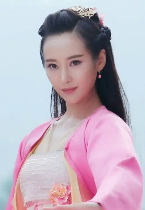 天生反派脸,谋女郎李纯塑造了霓漫天还不够,在《三生》也坏得很