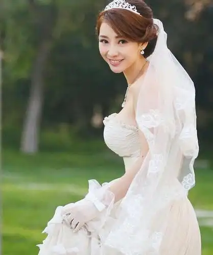 总是以性感视人的柳岩,这次收起性感成为了"大赢家"