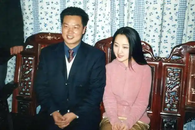 杨钰莹与赖文峰分手26年他出狱乡下结婚度日她的选择令人心疼