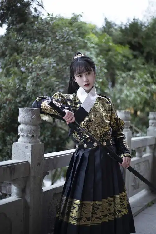 女生穿上这个比男生还要帅一定要尝试穿一次飞鱼服